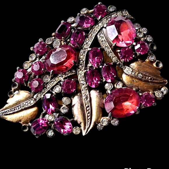 Exquisite Vintage Rhinestone Brooch Coat Lapel Clip Pink Shield Antique Jewelry